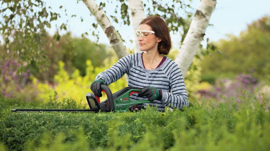 Кущоріз акумуляторний Bosch / Бош UniversalHedgeCut 18V-50 (Швеція) 0600849K0 фото