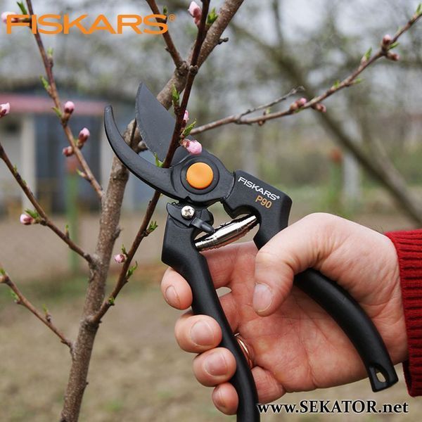 Секатор садовий Fiskars / Фіскарс P9O (111960) 111960 / 1001530 фото