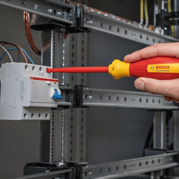 Набір інструментів електрика Bosch / Бош 1600A02NG4 в кейсі, 37 шт. 1600A02NG4 фото
