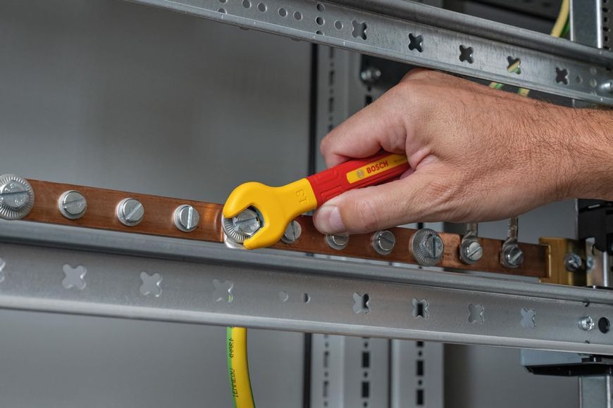 Набір інструментів електрика Bosch / Бош 1600A02NG4 в кейсі, 37 шт. 1600A02NG4 фото